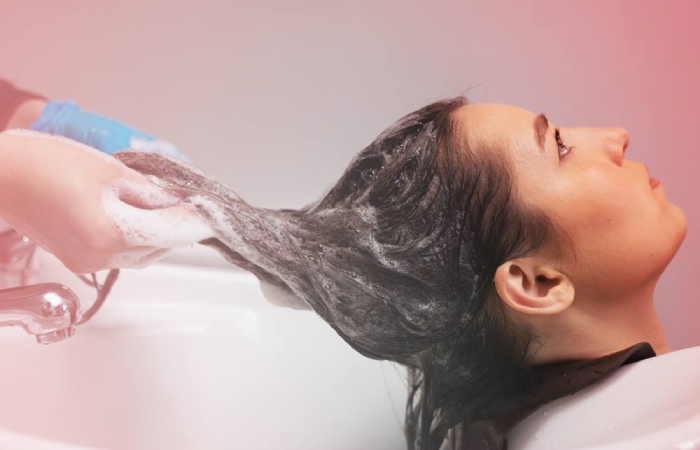 How to Stretch the Time Between Washings of Your Hair Wash Your Hair