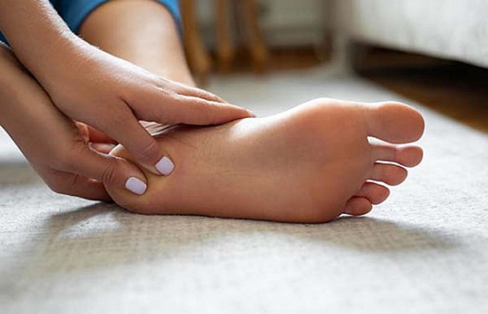 What Causes Heel Pain in One Foot